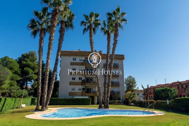 Appartement à vendre avec piscine commune et terrasse à Els Ametllers