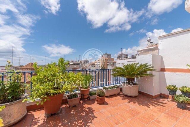 Duplex Penthouse for Sale with two Terraces in the Center of Sitges