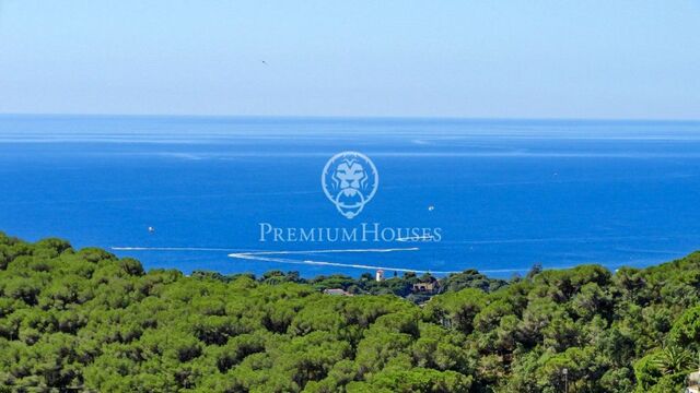 House for sale with pool and spectacular views in Lloret de Mar