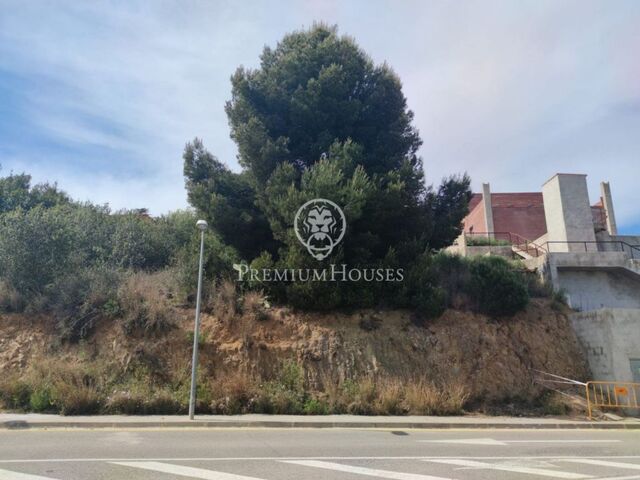 Urban land with sea views for sale in Sant Pol