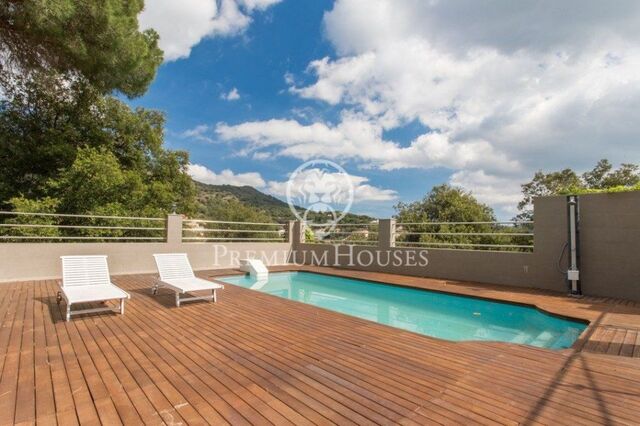 House for sale with wonderful views in Alella