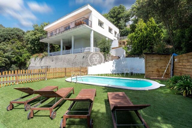 Maison à vendre avec piscine à Sant Cebrià de Vallalta
