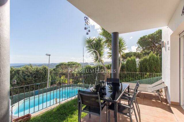 House for sale with sea and mountain views in Lloret de Mar