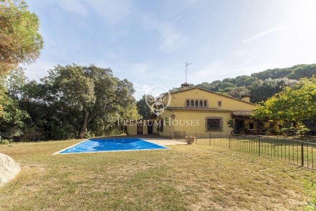 Продается красивый загородный дом в Vilanova del Valles