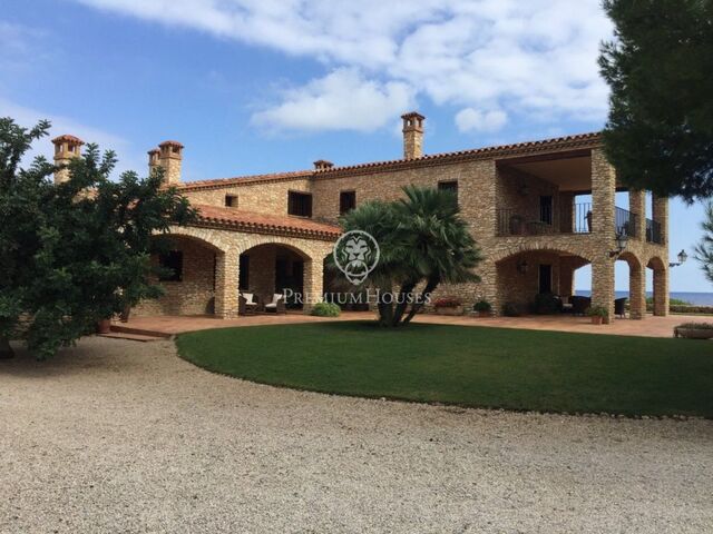 Rustic country property for sale in L'Ametlla de Mar, Tarragona, Spain.