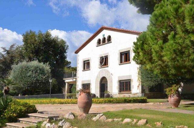 Country house for sale in the centre of Llavaneres