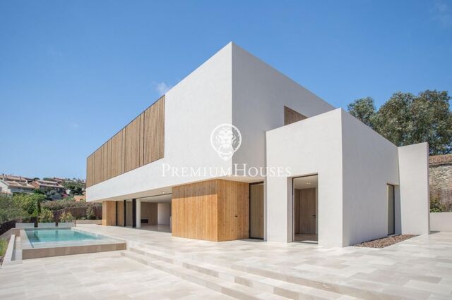 Amazing well designed property in Teia