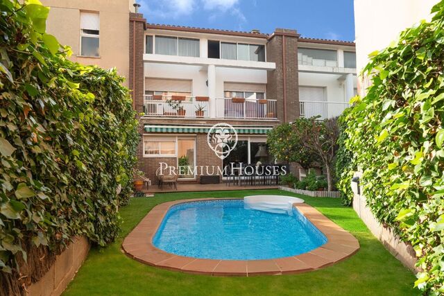 Semi-Detached House for Sale with Garden and Swimming Pool in Molí de Vent