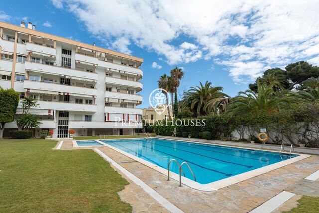 Apartment in Good Condition with Community Swimmming Pool in the Center of Sitges